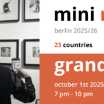 Banner der Ausstellung Mini Maxi Print 2025 / 2026 in Berlin