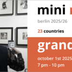 Banner der Ausstellung Mini Maxi Print 2025 / 2026 in Berlin